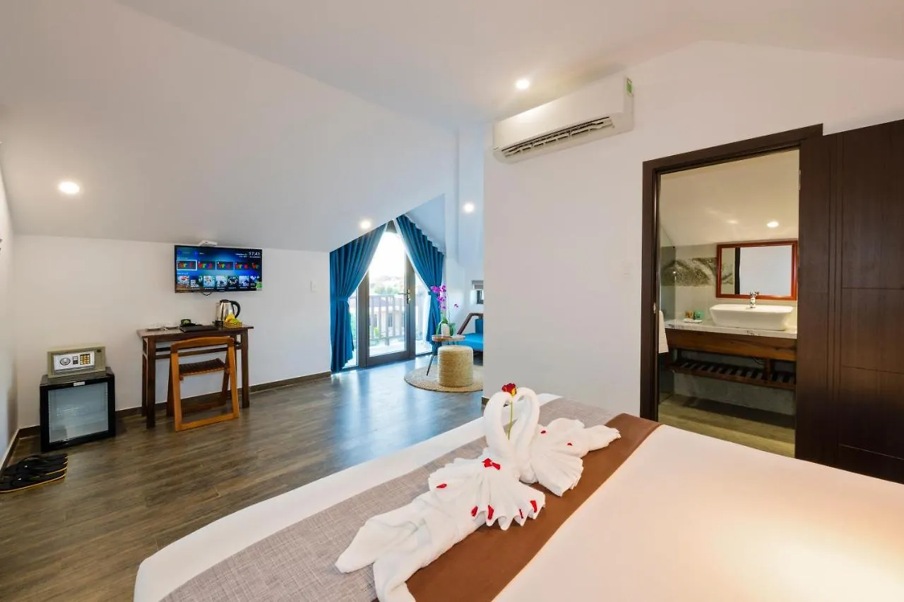 December Town Hoi An Villa 3*,